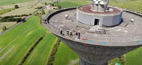 Une partie de Puissance 4 à 70m du sol
