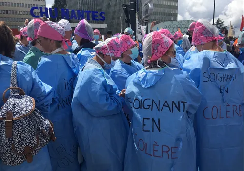 Après 3 mois de crise, les soignants dans la rue !