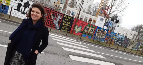 Une fresque géante pour embellir le chantier