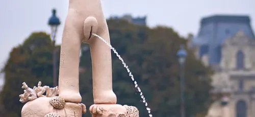 Fontaine, une oeuvre féministe qui irrite les extrêmes !