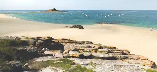 Carte postale : Erquy ou le village d'Astérix