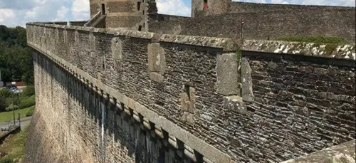 Carte Postale : Visite du Château de Fougères