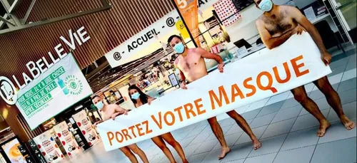 Des employés d’un supermarché se mettent à nu pour inciter les...