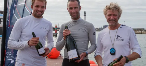 La Solitaire du Figaro : le Chacal en tête !