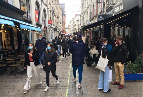 Avant la fermeture, c’est la ruée dans les commerces !