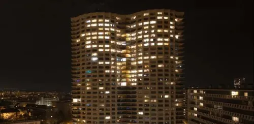 Synchroniser les lumières de leur logement pour créer un cœur géant