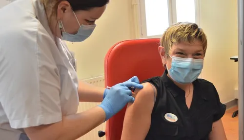 La vaccination s'accélère : place aux professionnels de santé