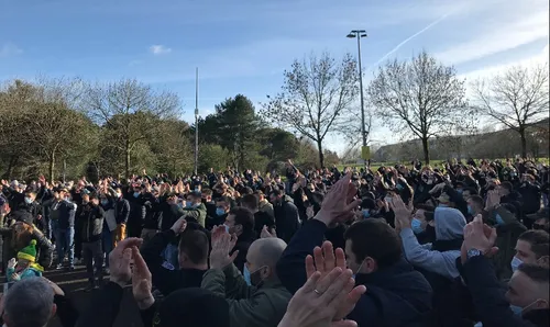 Un match nul, et des anciens joueurs en soutien aux supporters...