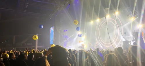 Tous assis aux festivals, et pas plus de 5 000 !