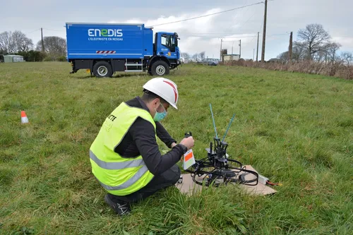 Des drones pour sécuriser des câbles électriques