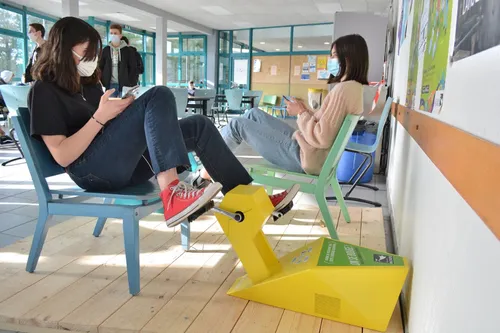 Pédaler pour recharger son portable