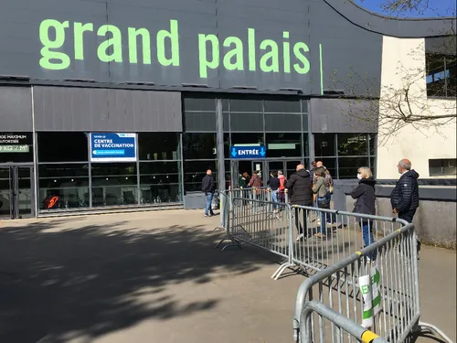 La vaccination s'accélère avec les personnels prioritaires