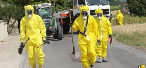 Evacuation de l'usine D&eacute;lifrance &agrave; Theix 