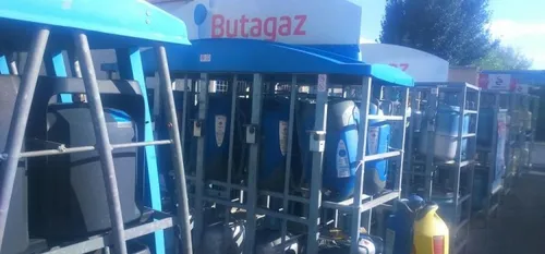 Une bouteille de gaz devant la mairie de La Ferri&egrave;re