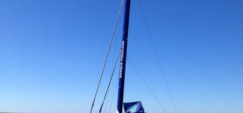 Voile : Le Cl&eacute;ac'h et son dragster des mers 