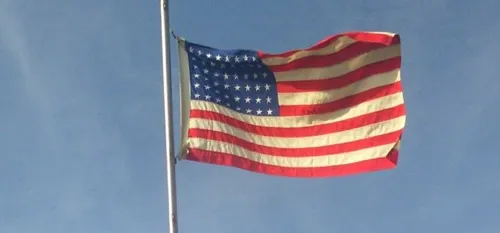 Premier d&eacute;bat entre les pr&eacute;sidentiables Trump et...