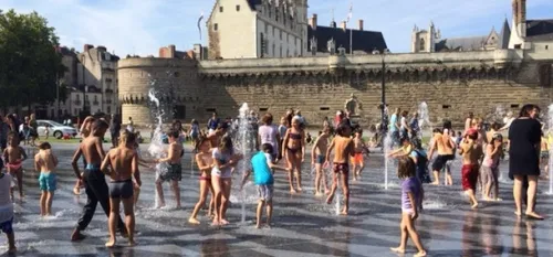 Le miroir d&rsquo;eau arr&ecirc;t&eacute; plusieurs jours &agrave;...