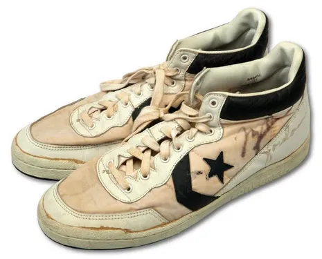Des baskets portées par Michael Jordan vendues 190 000 dollars