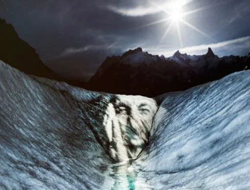 Un Marseillais fait des graffitis sur le Mont-Blanc