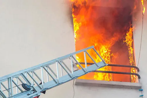 Avignon : quatre jeunes sauvent une personne âgée de sa maison en feu
