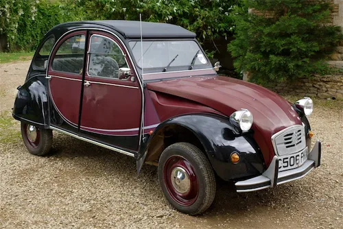 Course poursuite entre la police et.... une 2 CV