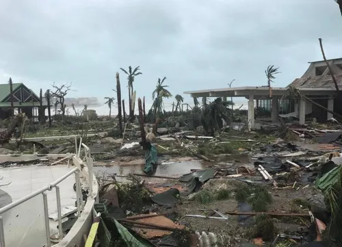 Ouragan Irma : les îles de Saint-Martin et Saint-Barth dévastées