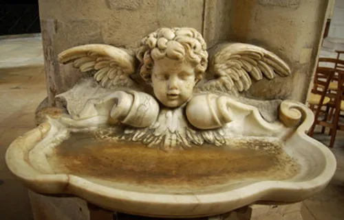 Quand l'eau bénite se transforme en eau de vie !