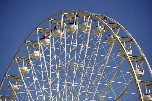 Marseille : une grande roue peut en cacher une autre (plus grande)