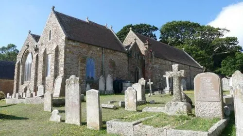 La grand-mère s'invitait à des obsèques pour manger gratuitement