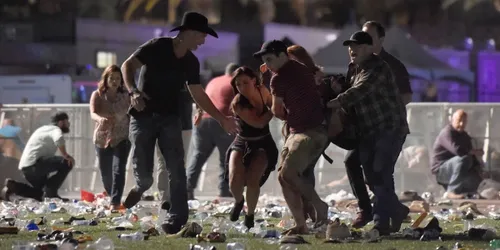 Las Vegas : le bilan grimpe à au moins 50 morts et 200 blessés dans...