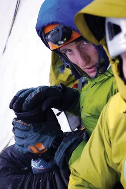 Il survit à l'avalanche mais pas elle : il se suicide