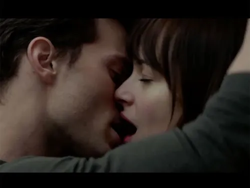 "Cinquante nuances de Grey" domine mais déçoit