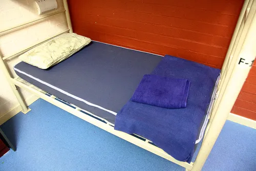 Un homme avoue un meurtre imaginaire pour être au chaud en prison