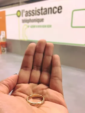 Marseille : une alliance attend sa propriétaire au Leroy Merlin