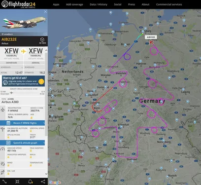 Un Airbus dessine un sapin de Noël lors d'un vol d'essai