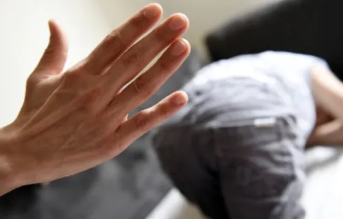 Une nouvelle campagne anti-fessée dénonce les "violences éducatives"