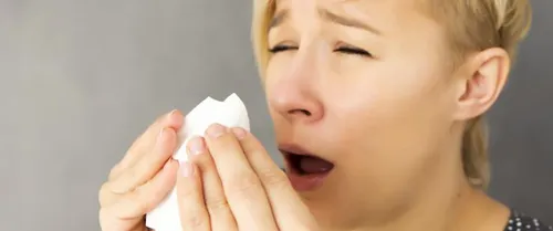 Bloquer un éternuement peut avoir de graves conséquences