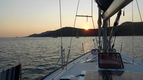 À la dérive pendant 16 jours, il survit grâce à des tortillas et...