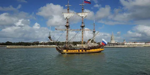 Port-de-Bouc : une frégate historique en escale aujourd'hui seulement