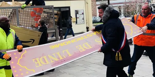 Excédé par les dépôts sauvages, ce maire les ramène à leurs...