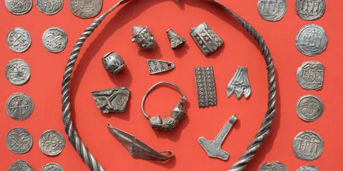 Un enfant découvre... le trésor d'un célèbre roi danois du Xe siècle