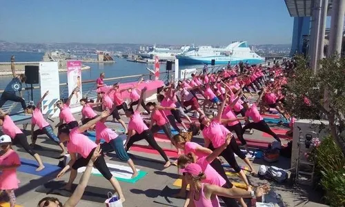 Marseille : un yoga rose géant le 10 juin !