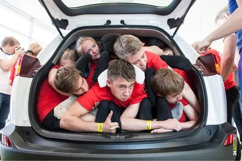 A 9 à bord d'une voiture sans permis