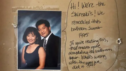 En rénovant leur salle de bain, ils trouvent un message caché