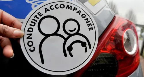 Une ado en conduite accompagnée ivre au volant, sa mère aussi