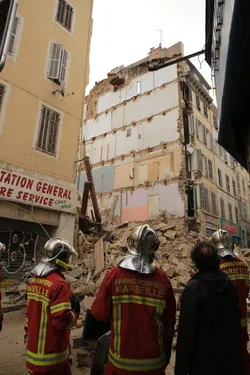 Marseille : deux immeubles s'effondrent à la rue d'Aubagne