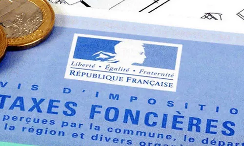 Elle paye sa taxe foncière par chèque, les impôts lui demandent 15...