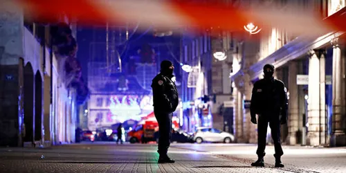 Fusillade à Strasbourg : trois morts, la France en "urgence attentat"