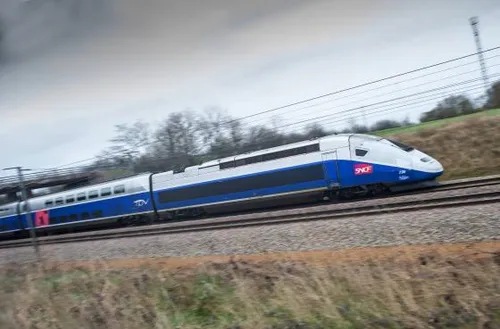 Un TGV Paris-Nice touché par une munition de chasse à Avignon