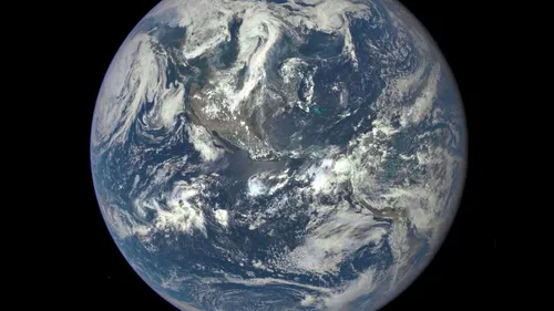 Ils partent en bateau pour prouver que la Terre est plate